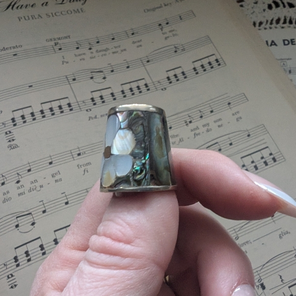 Floral Mother of Pearl Abalone Shell Thimble - Picture 3 of 6